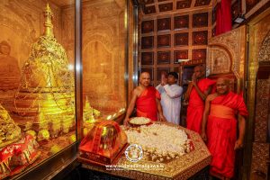 Anuradhapura Atamasthanadipati", visited the historical Temple of the Sacred Tooth Relic
