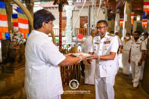 Commander of Sri Lanka Navy, Visited Sri Dalada Maligawa 02Commander of Sri Lanka Navy, Visited Sri Dalada Maligawa 02